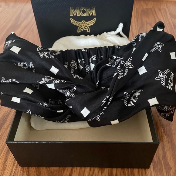 SOLD⛔️Authentic MCM SILK VISETOS diamonds Monogram print headband - Picture 4 of 12